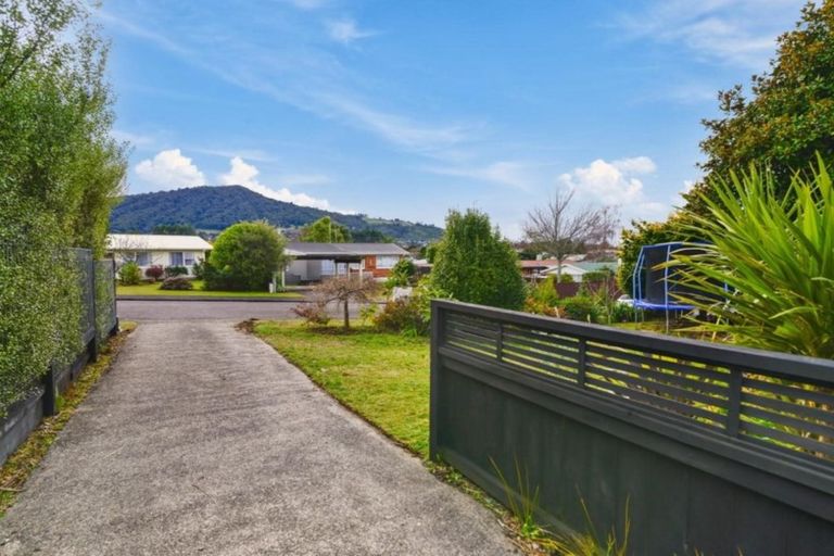 Photo of property in 20 Totaravale Street, Pukehangi, Rotorua, 3015