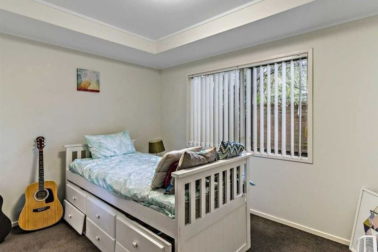 Photo of property in 2/31 Rangeview Road, Sunnyvale, Auckland, 0612