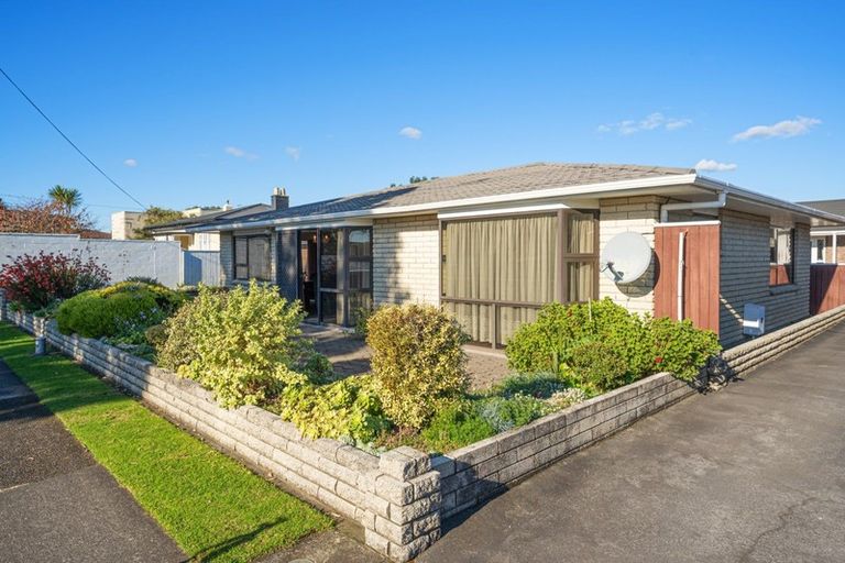 Photo of property in 1/27 Whiteley Street, Moturoa, New Plymouth, 4310