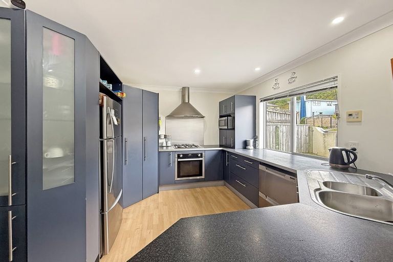 Photo of property in 5 Erlestoke Crescent, Churton Park, Wellington, 6037