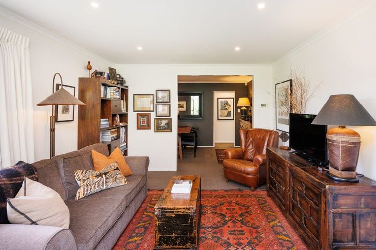 Photo of property in 8 Earl Place, Hokowhitu, Palmerston North, 4410