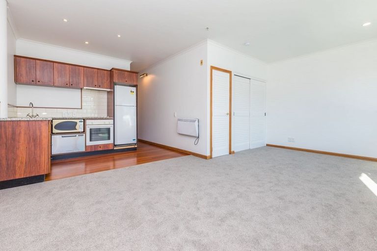 Photo of property in Shed 20 Princes Wharf Apartments, 49/139 Quay Street, Auckland Central, Auckland, 1010