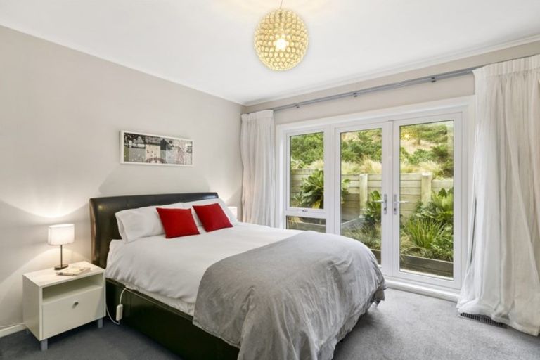 Photo of property in 77 Mantell Street, Seatoun, Wellington, 6022
