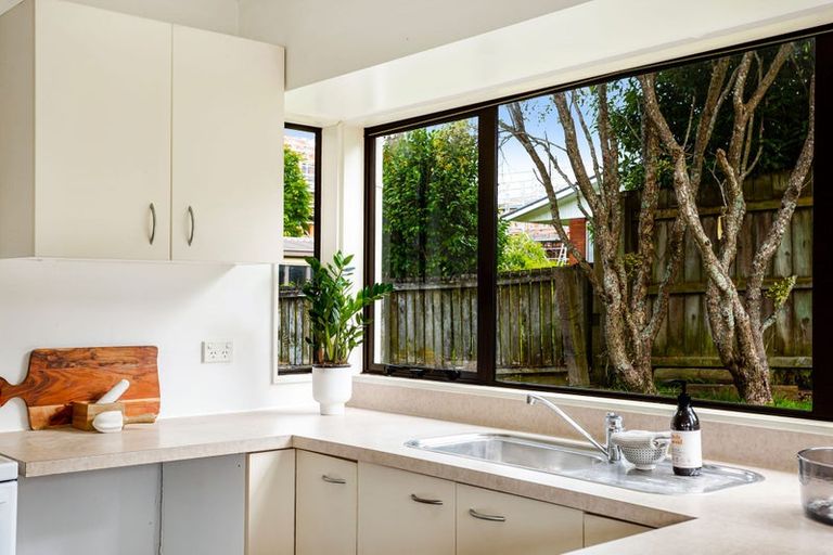 Photo of property in 10 Carillon Place, Massey, Auckland, 0614