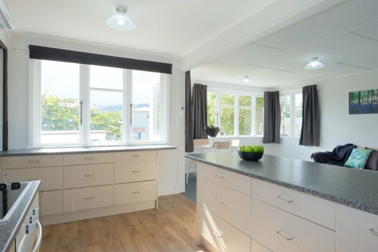 Photo of property in 14 Burgess Street, Green Island, Dunedin, 9018