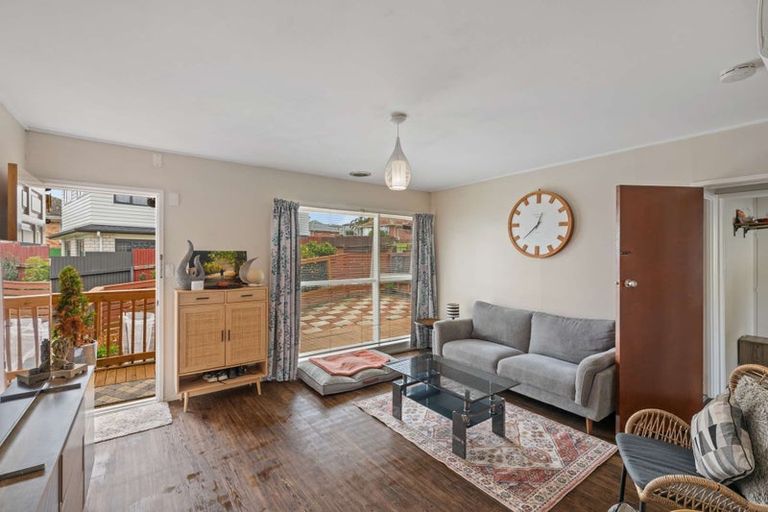 Photo of property in 2/15 Richards Avenue, Papatoetoe, Auckland, 2025