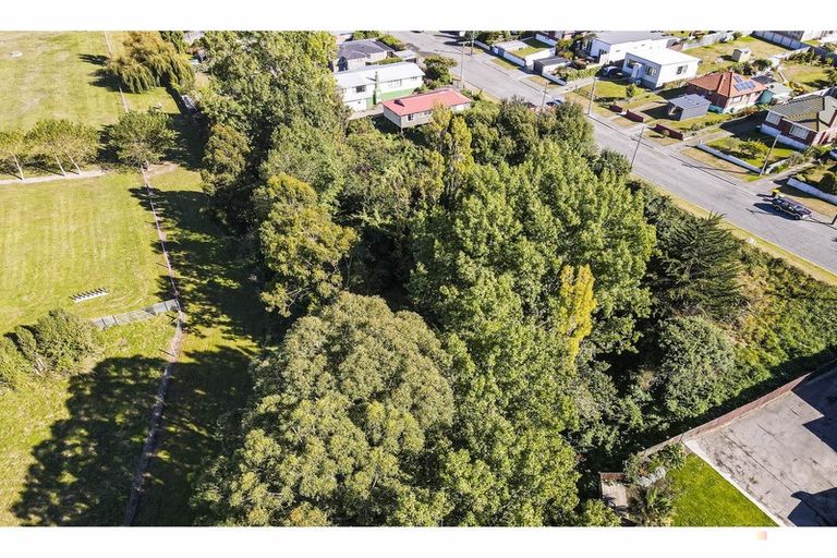 Photo of property in 27-35 Cambridge Street, Kensington, Timaru, 7910