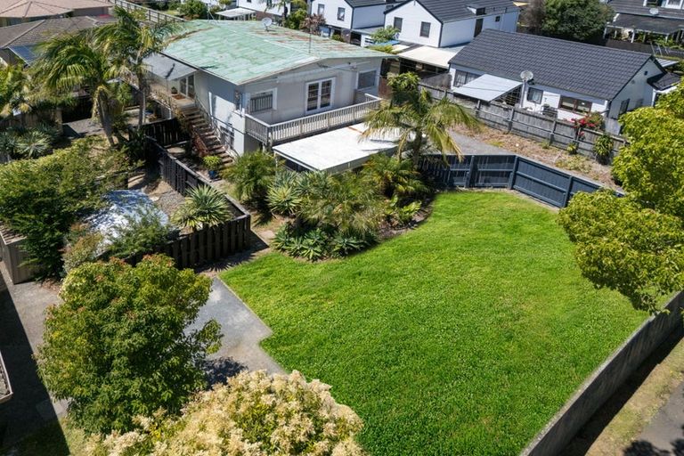 Photo of property in 9 Koromiko Street, New Lynn, Auckland, 0600
