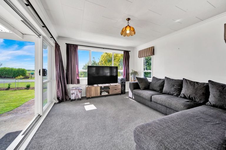 Photo of property in 323 Hunter Road, Eltham, Hawera, 4673