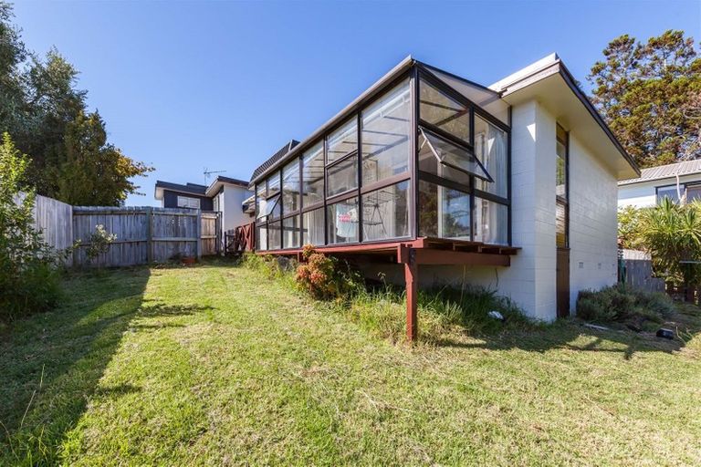 Photo of property in 1/612 Beach Road, Browns Bay, Auckland, 0630