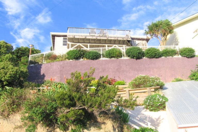 Photo of property in 136 Totara Road, Miramar, Wellington, 6022