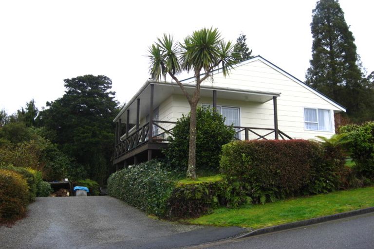 Photo of property in 25 Brownlee Drive, Moana, 7872