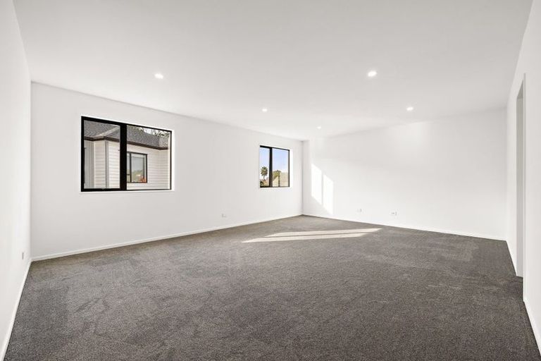 Photo of property in 2 Mara Waina Place, Swanson, Auckland, 0614