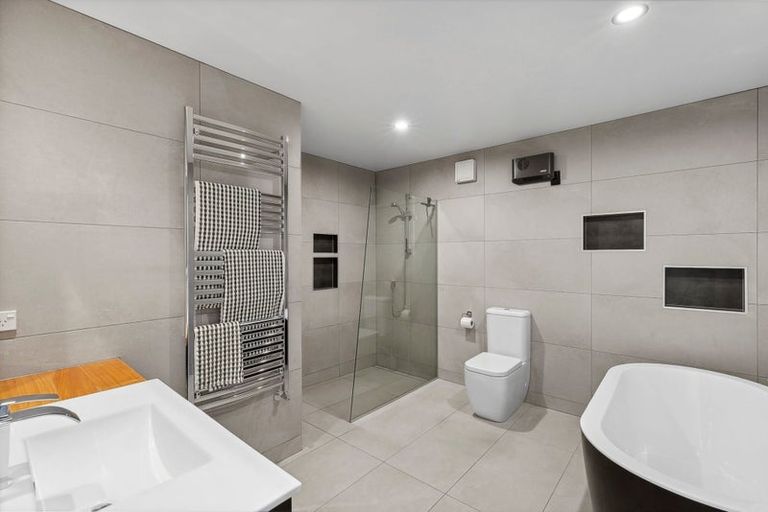 Photo of property in 289 Riverbank Road, Wanaka, 9382