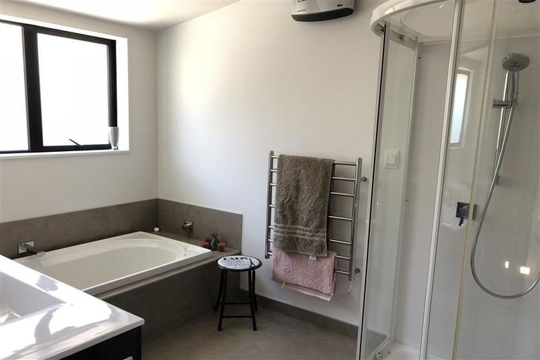 Photo of property in 14 Islington Place, Wanaka, 9305