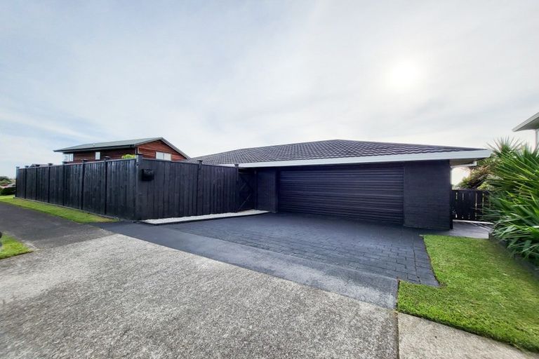 Photo of property in 5 Chatswood Grove, Fitzroy, New Plymouth, 4312