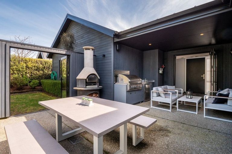 Photo of property in 27 Pendeen Crescent, Jacks Point, Queenstown, 9371