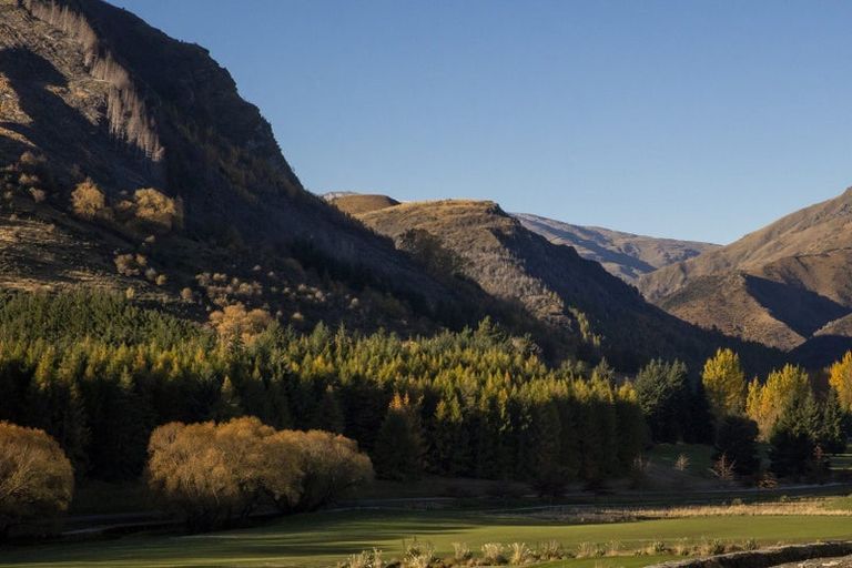 Photo of property in 14 Dalgleish Lane, Arrowtown, 9371