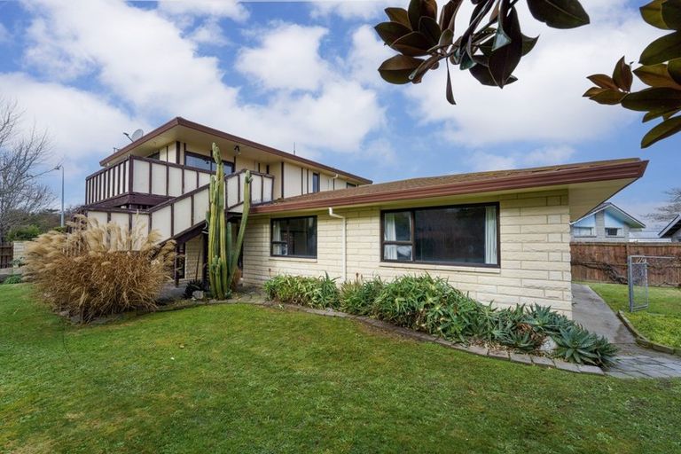 Photo of property in 23 Freebairn Street, Redwood, Christchurch, 8051