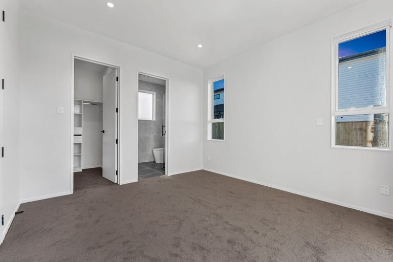 Photo of property in 15 Paihere Street, Huapai, Kumeu, 0810