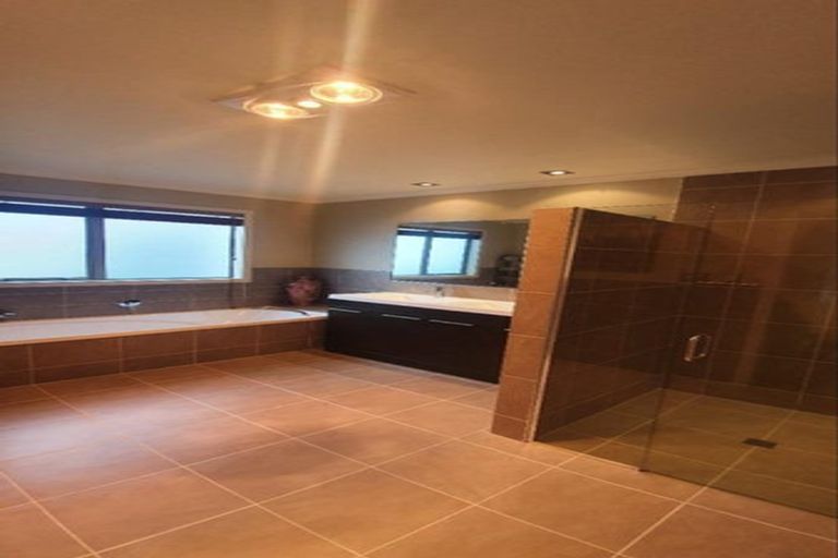 Photo of property in 4 Parkvue Drive, Bell Block, New Plymouth, 4312