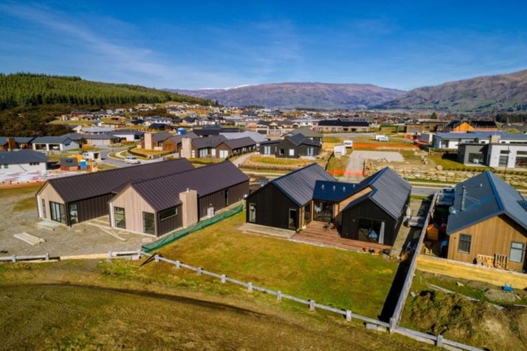 Photo of property in 83 Infinity Drive, Wanaka, 9305