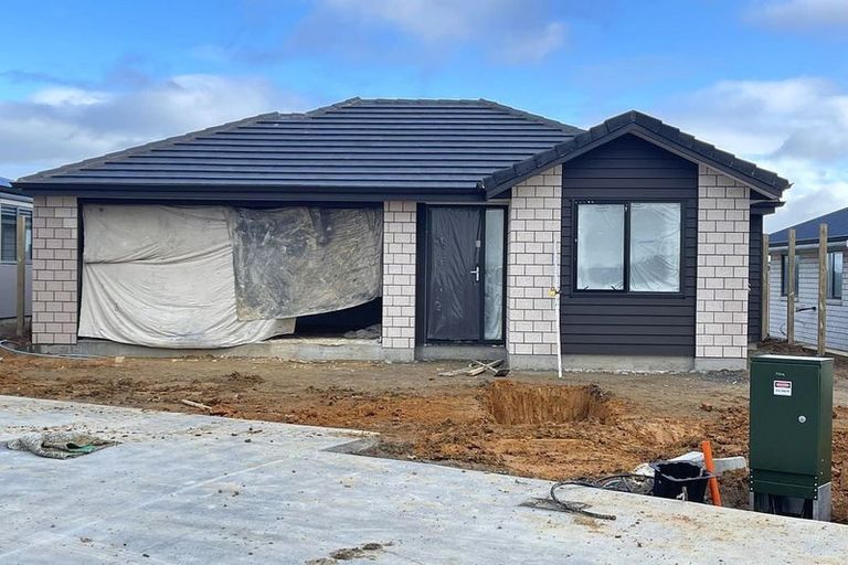 Photo of property in 39 Waruhia Crescent, Rototuna North, 3281