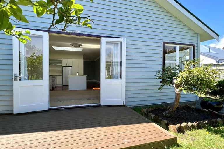 Photo of property in 460 Broadway, Miramar, Wellington, 6022