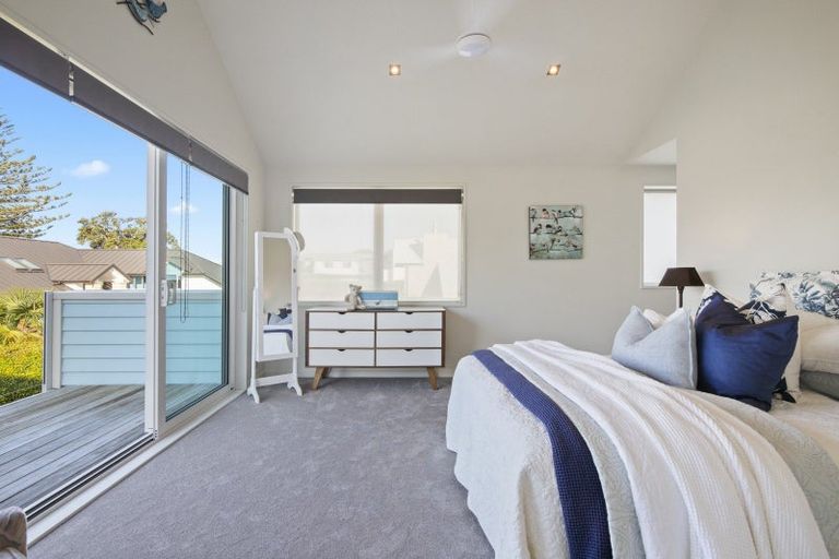 Photo of property in 34 Oceania Place, Mellons Bay, Auckland, 2014