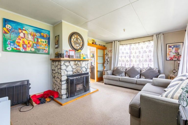 Photo of property in 3 Gertrude Street, Dannevirke, 4930