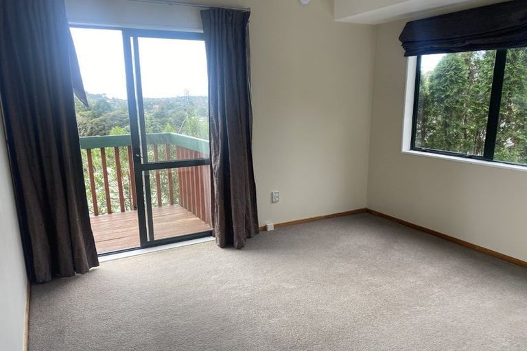 Photo of property in 1/8 Dee Place, Torbay, Auckland, 0630