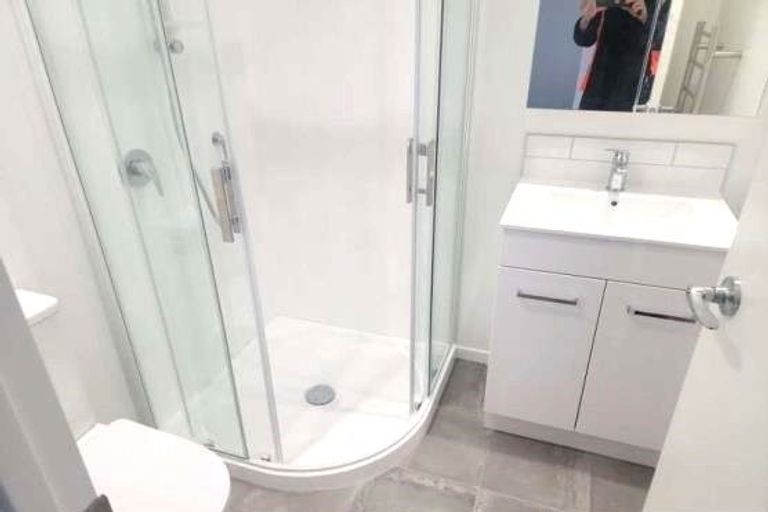 Photo of property in 17 Ngae Place, Mangere East, Auckland, 2024