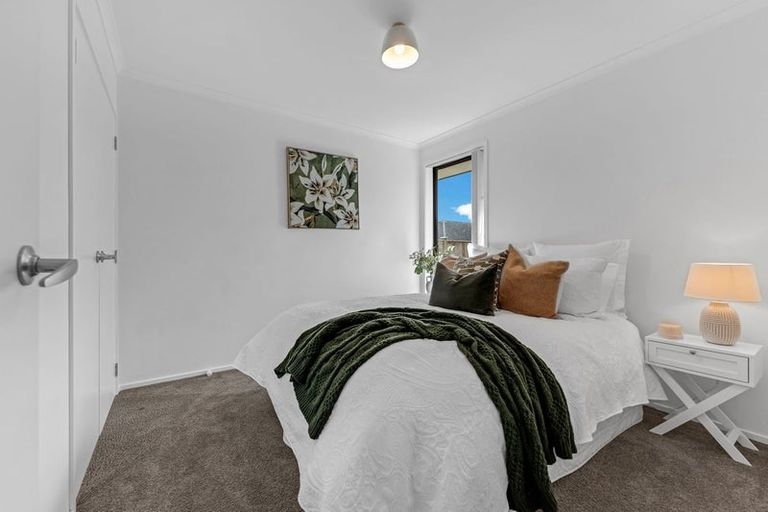 Photo of property in 24 Pyne Crescent, Pokeno, 2402