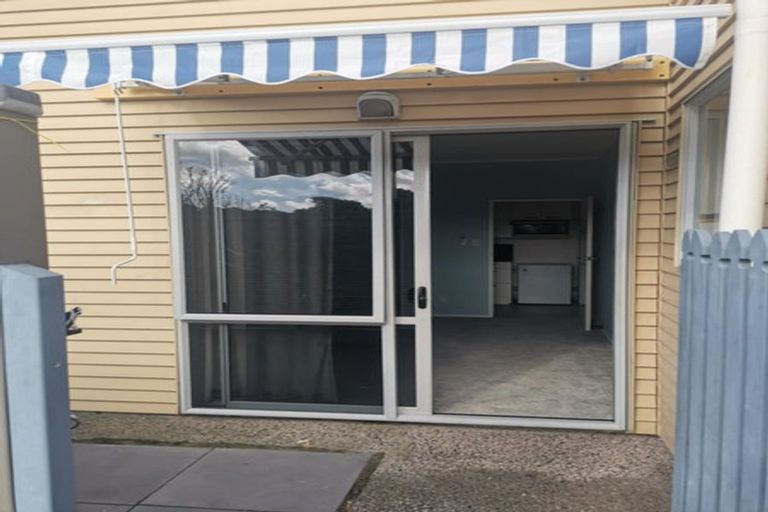 Photo of property in 10c Earl Road, Titirangi, Auckland, 0604