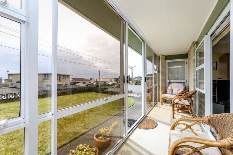 Photo of property in 19 Roy Terrace, Moturoa, New Plymouth, 4310