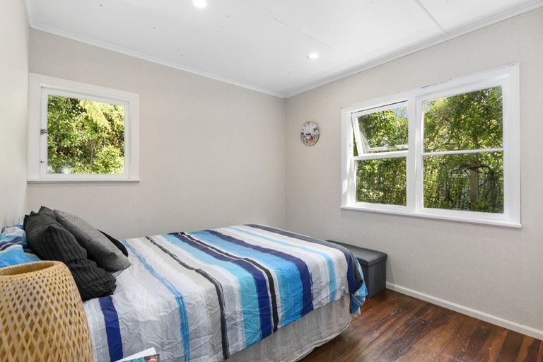 Photo of property in 138 Miromiro Road, Normandale, Lower Hutt, 5010