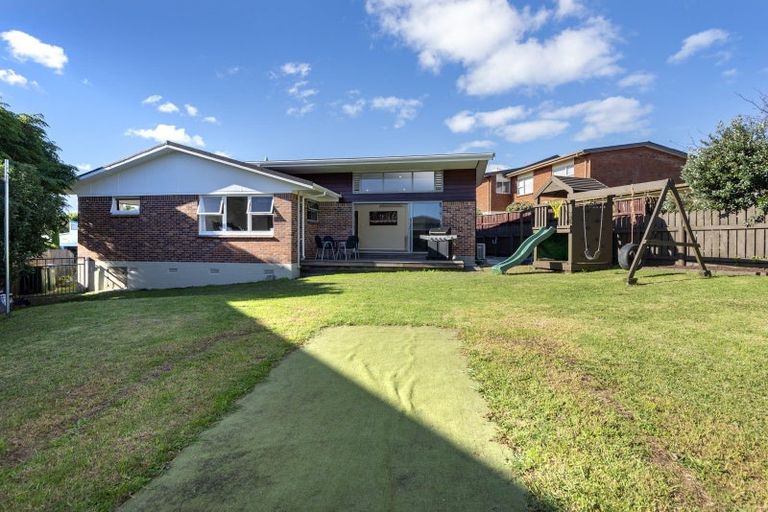 Photo of property in 28 Treeway, Sunnyhills, Auckland, 2010