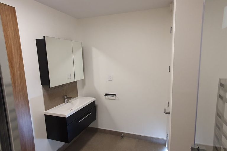 Photo of property in 94 Cambridge Terrace, Waterloo, Lower Hutt, 5011