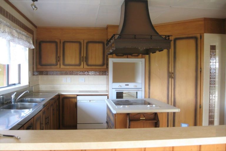 Photo of property in 334 Arapaepae Road, Levin, 5571