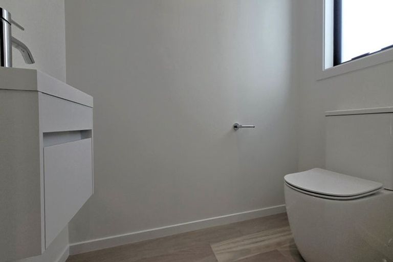 Photo of property in 354 Fergusson Drive, Heretaunga, Upper Hutt, 5018