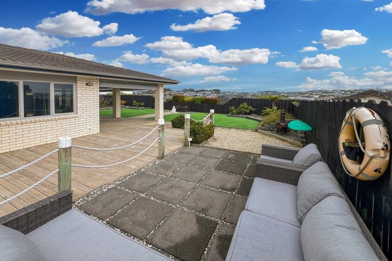 Photo of property in 36 Anchorite Way, Red Beach, 0932