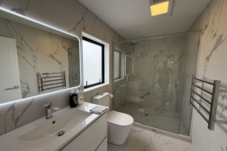 Photo of property in 13d John Walker Drive, Manurewa, Auckland, 2102