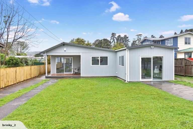 Photo of property in 4 Kawakawa-orere Road, Kawakawa Bay, Papakura, 2585