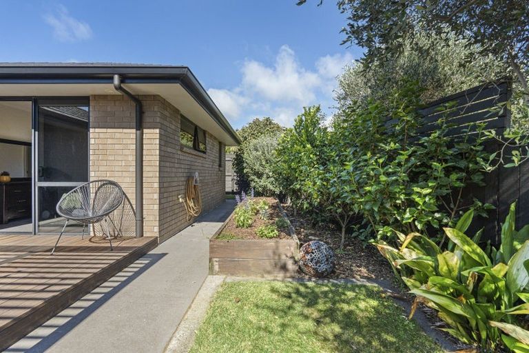 Photo of property in 5 Cessna Lane, Glen Avon, New Plymouth, 4312