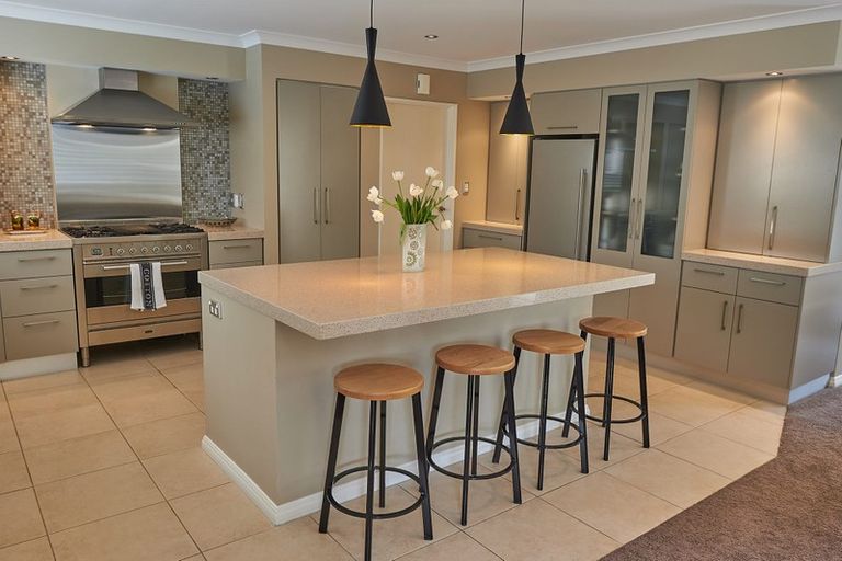 Photo of property in 36 Chateau Drive, Burnside, Christchurch, 8053