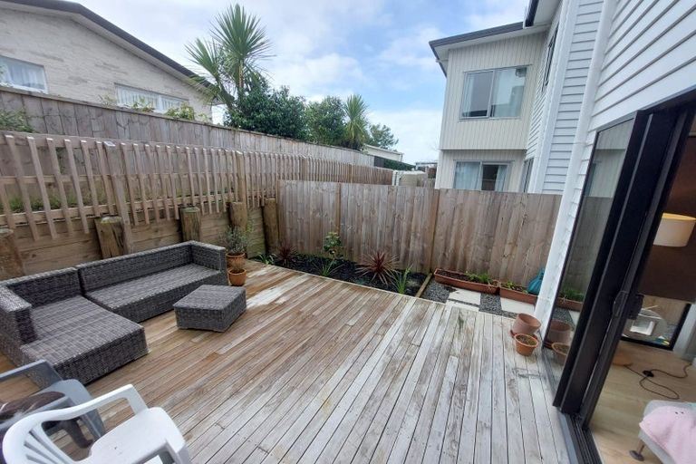 Photo of property in 71b Glenmore Road, Sunnyhills, Auckland, 2010