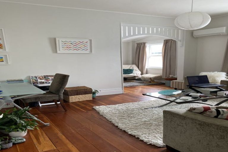 Photo of property in 32 Mckinley Crescent, Brooklyn, Wellington, 6021