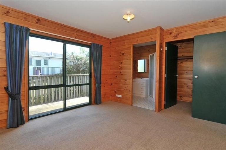 Photo of property in 74a Guadeloupe Crescent, Grenada Village, Wellington, 6037