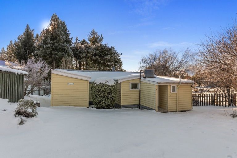 Photo of property in 1 Alexandra Terrace, Lake Tekapo, 7999