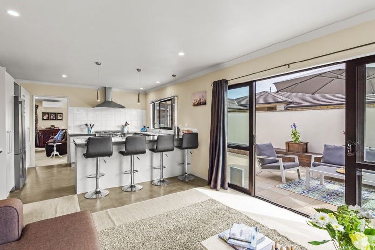 Photo of property in 28 Cottonwood Close, Paraparaumu Beach, Paraparaumu, 5032